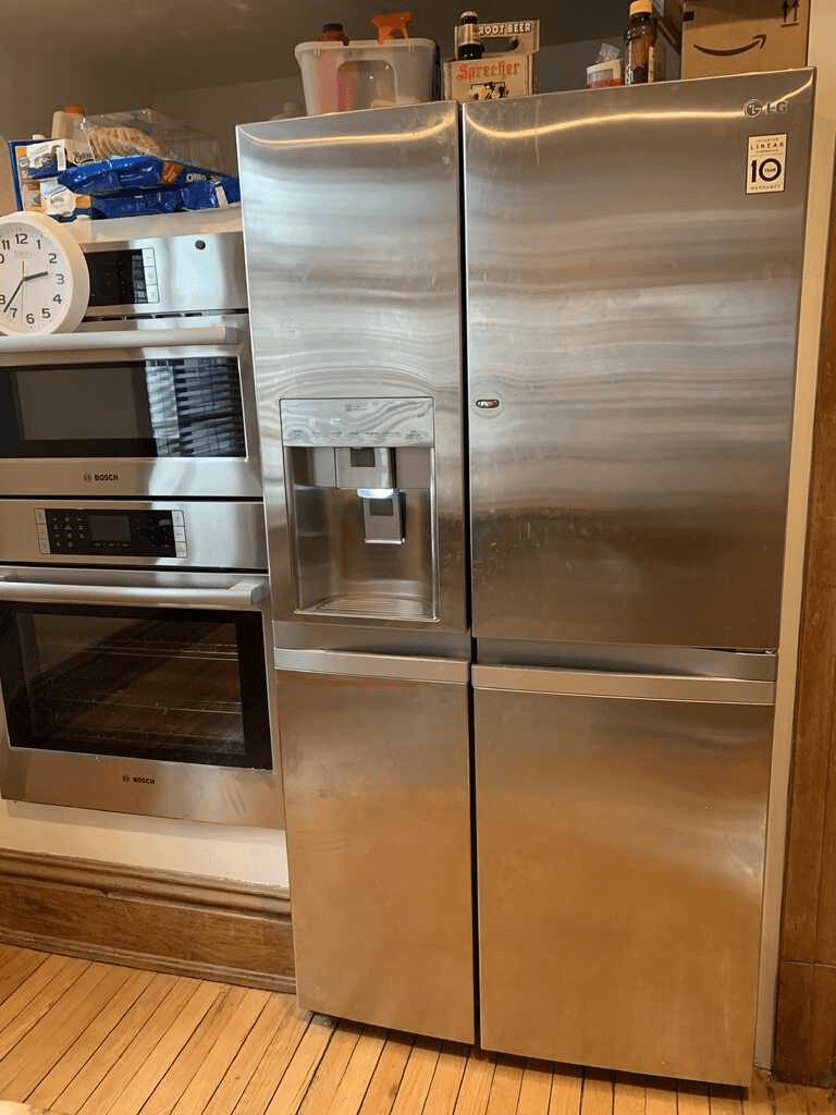 Streaky kitchen appliances before cleaning